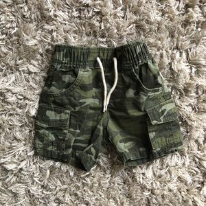 Baby GAP 12-18m Camo Shorts